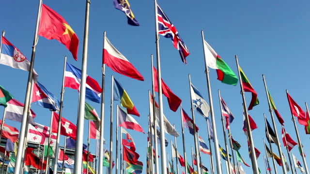 Como a Globalização Cultural e a Econômica Estão Relacionadas?